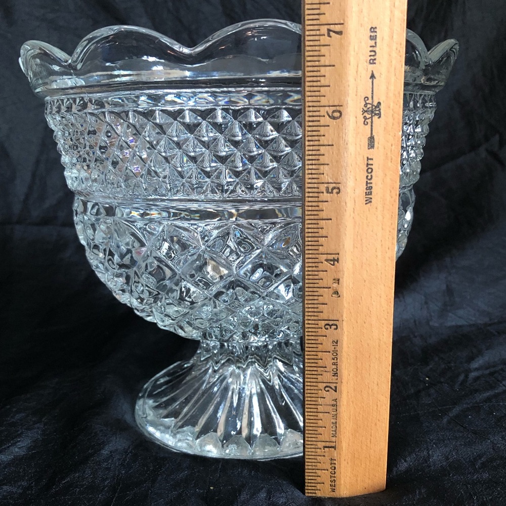 Vintage Anchor Hocking 8” Wexford Footed Centerpiece Accent Bowl - Picture 15 of 16